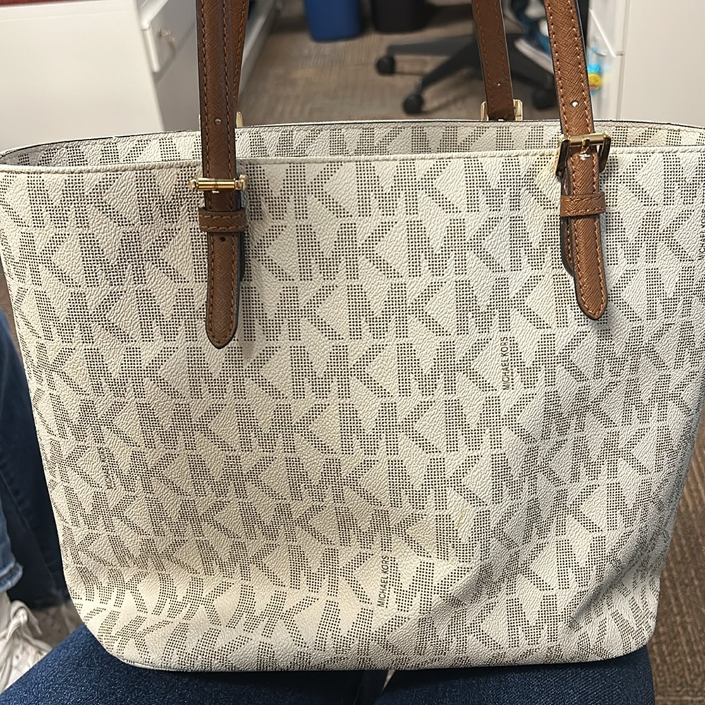 Michael Kors purse - Picture 3 of 3